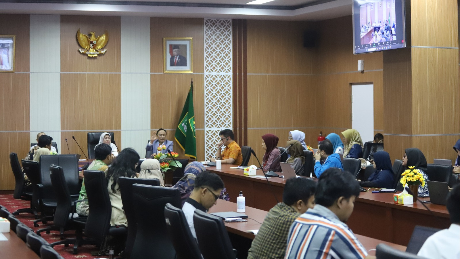 Kepala BPJPH M.Aqil Irham memimpin rapat bersama dengan pelaku industri terkait dengan pelaksanaan Mandatori Halal