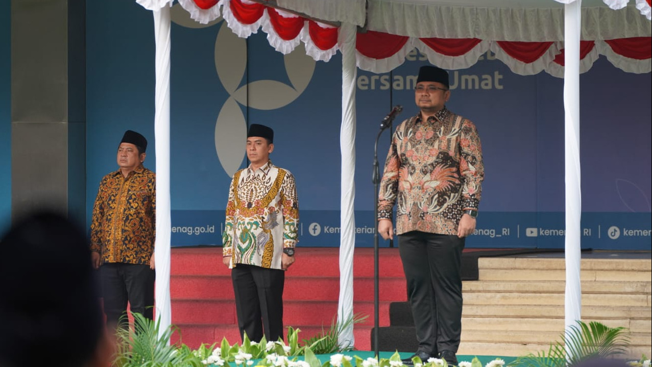 Menag memimpin Apel Hari Pendidikan Nasional di Kantor Kemenag Jalan Lapangan Banteng Barat No.3-4, Jakarta, Kamis (2/5/2024) (Foto: Imam/Humas Pendis)