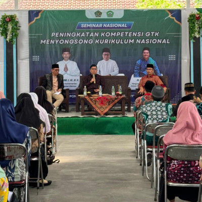 Seminar peningkatan kompetensi GTK Madrasah di Sleman