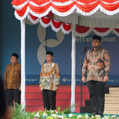 Menag memimpin Apel Hari Pendidikan Nasional di Kantor Kemenag Jalan Lapangan Banteng Barat No.3-4, Jakarta, Kamis (2/5/2024) (Foto: Imam/Humas Pendis)